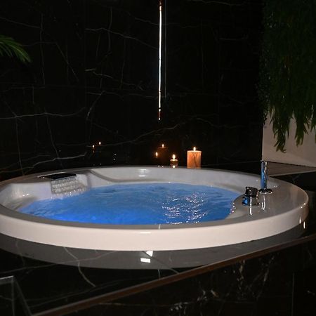 Palace Eight - Suites & Spa Cosenza Esterno foto