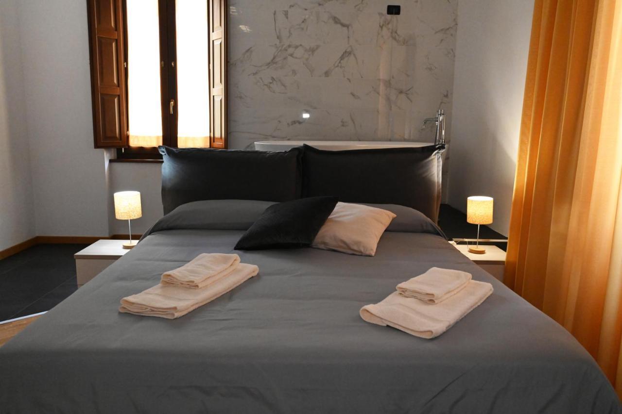 Palace Eight - Suites & Spa Cosenza Esterno foto