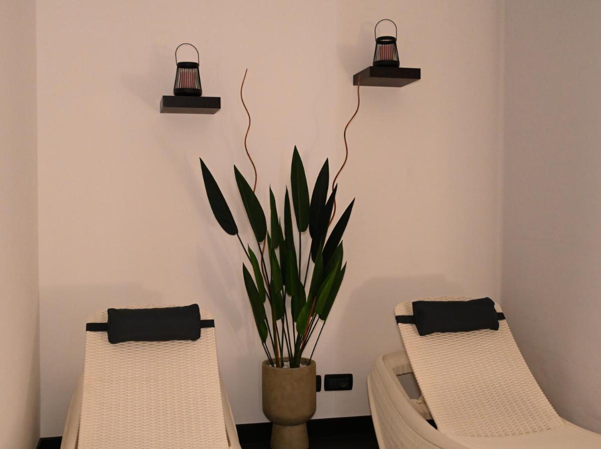 Palace Eight - Suites & Spa Cosenza Esterno foto