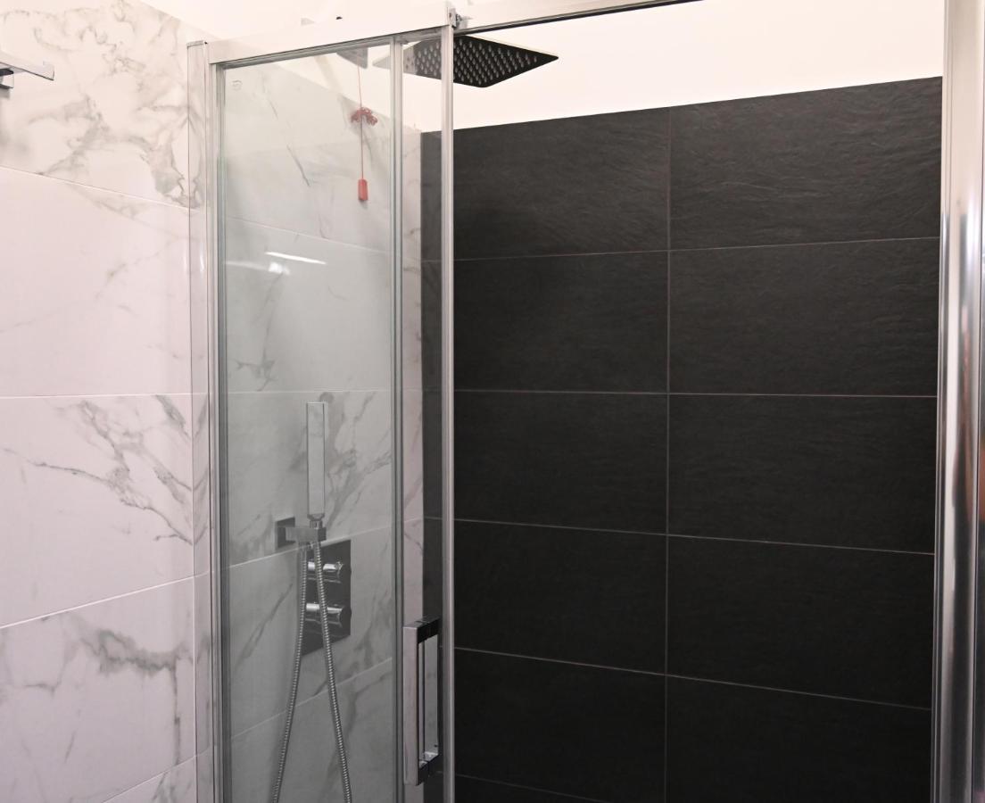 Palace Eight - Suites & Spa Cosenza Esterno foto