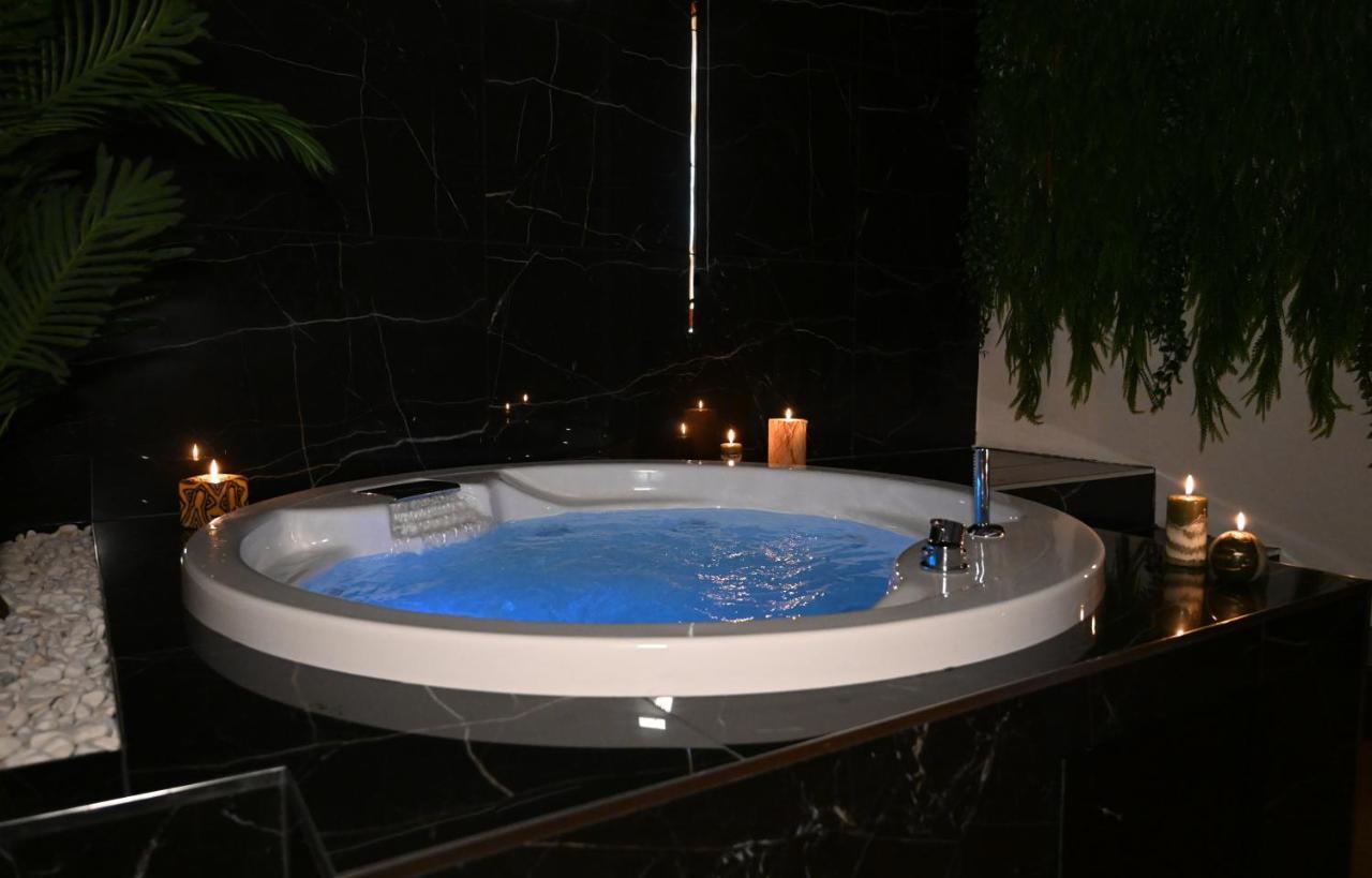 Palace Eight - Suites & Spa Cosenza Esterno foto