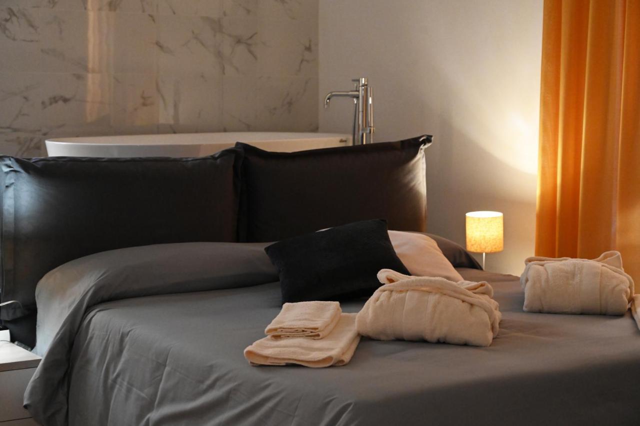 Palace Eight - Suites & Spa Cosenza Esterno foto