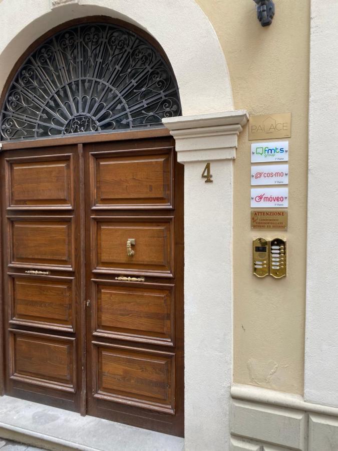 Palace Eight - Suites & Spa Cosenza Esterno foto
