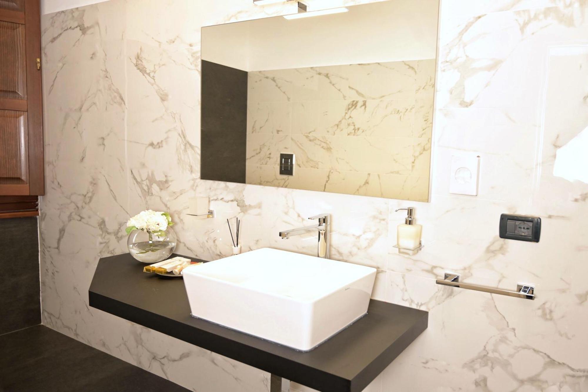 Palace Eight - Suites & Spa Cosenza Esterno foto